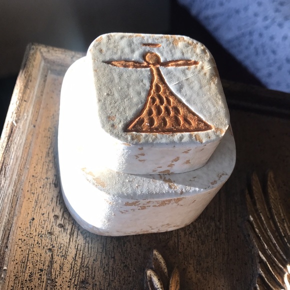 Wood Carved Trinket Box W/Angel Signed - Picture 12 of 13